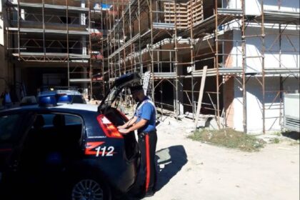 Carabinieri in cantiere