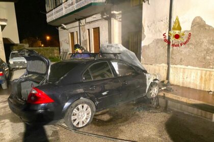 Arresti per auto incendiata in irpinia